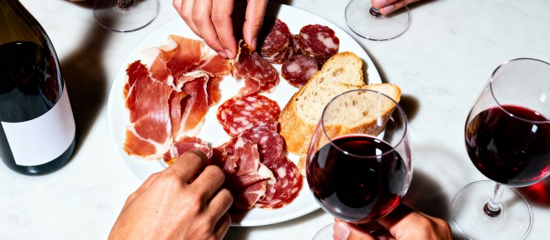 Dry January : L'Art de l'Accord Gastronomique entre Charcuterie Espagnole et Sans Alcool