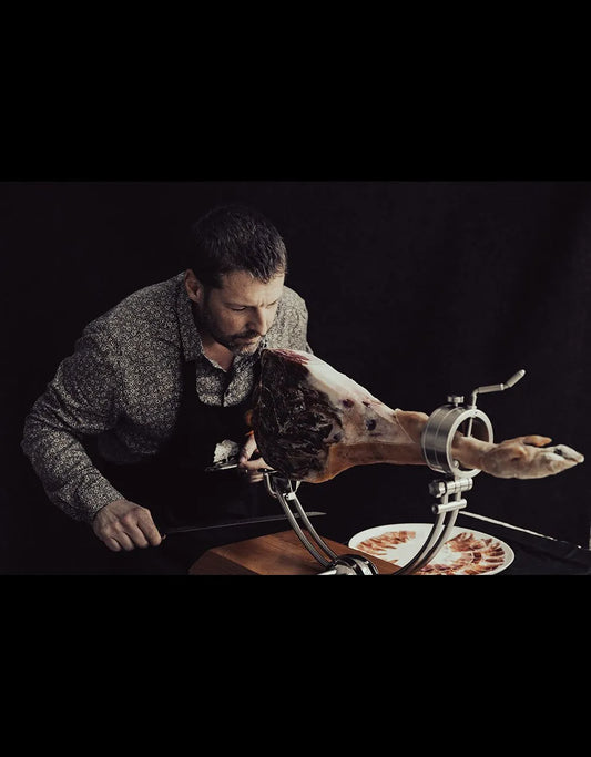 Jambon-entier-noir-de-bigorre