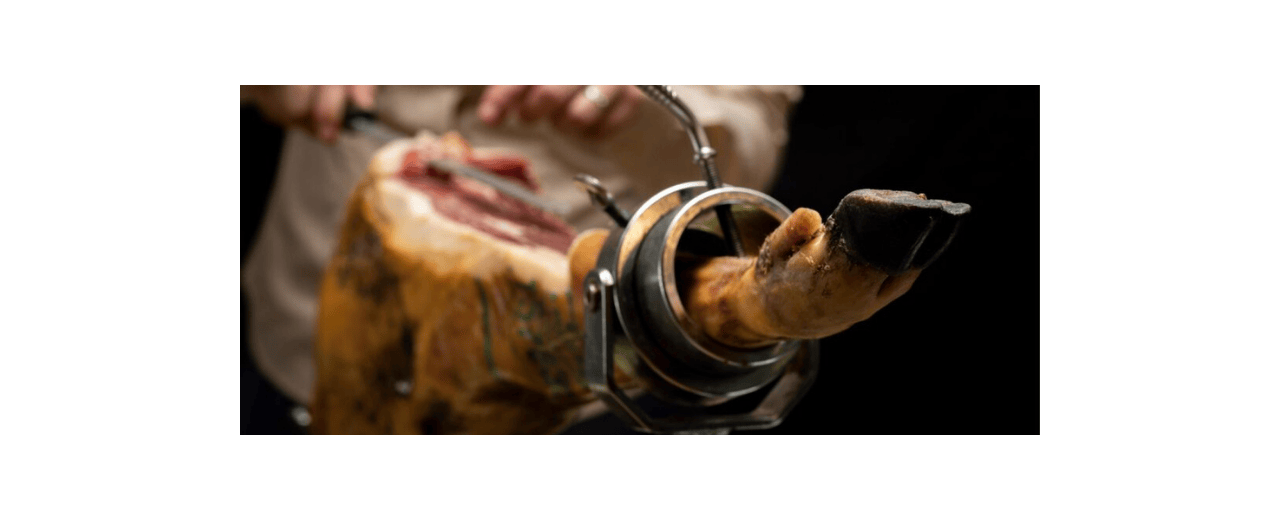 Pourquoi l’épaule entière de jambon ibérique avec os est le bon plan ?